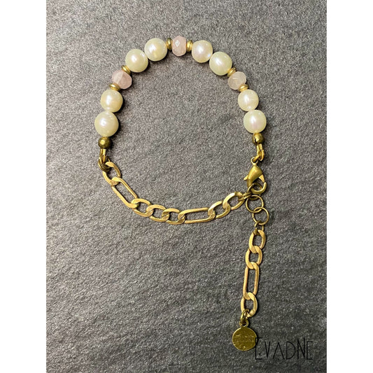 pearl and rose quartz bracelet with brass figaro chain